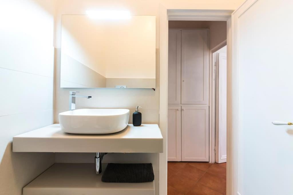 Domus Marina Vacanze Romane-colosseo Apartment *