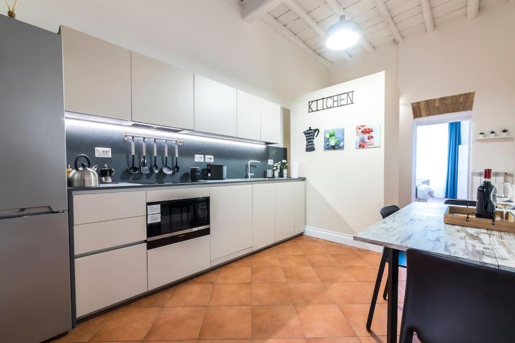 Apartment Domus Marina Vacanze Romane-colosseo Rom